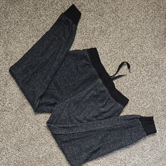 2xist Men's Black and Gray Joggers - Picture 5 of 5